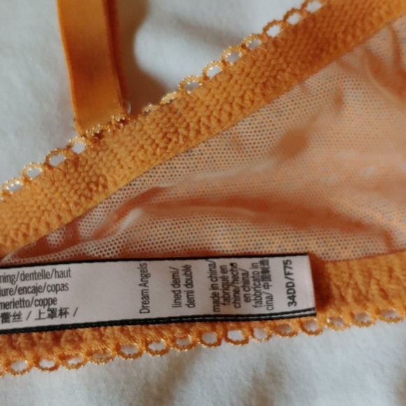 Victoria"s Secret Bra and Panty Set - Picture 4 of 6